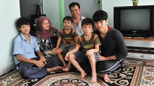 Australia can afford more refugees and asylum seekers – economist