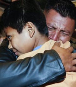 US splits asylum seeker families