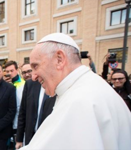 Pope backs rights of migrants